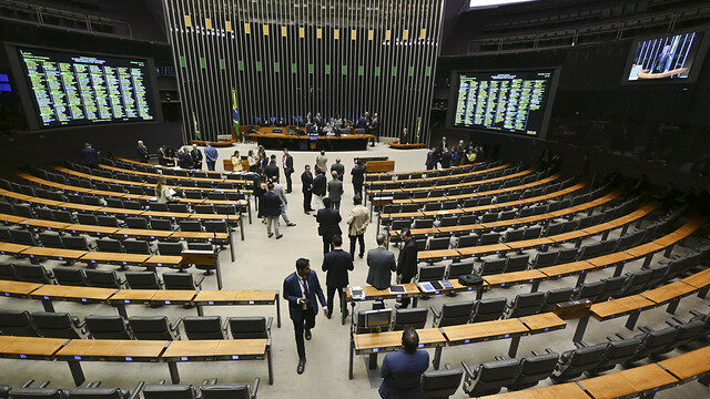Crusoé: Congresso entra na última semana com expectativa de votar Orçamento