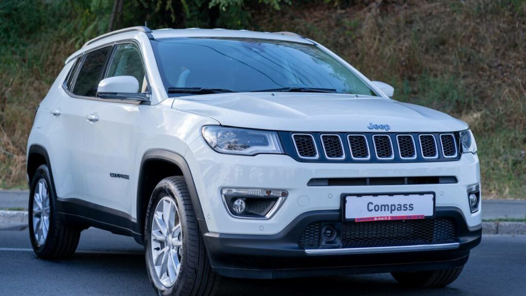 Quanto custa manter um Jeep Compass em outubro de 2025?