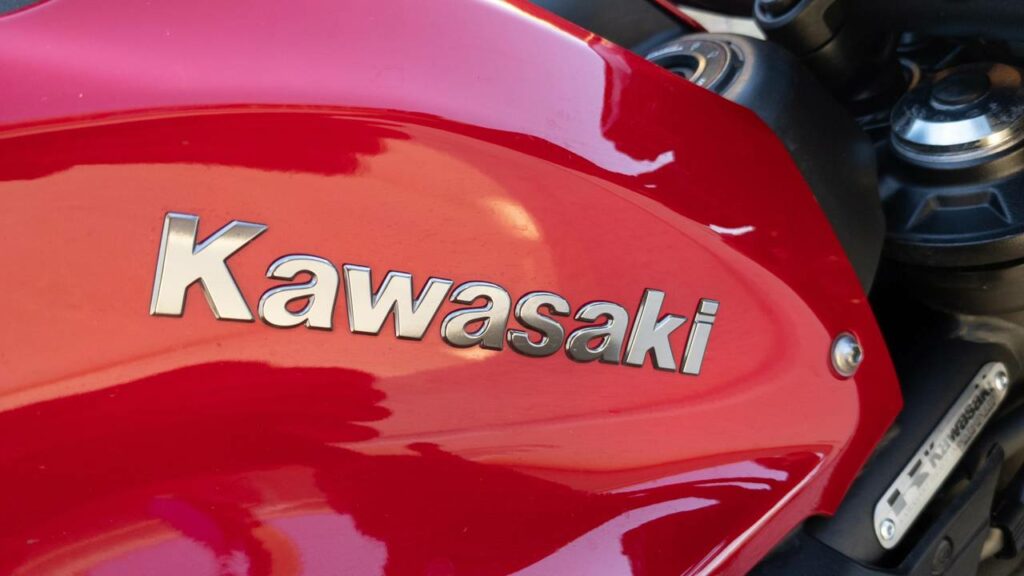Essa moto da Kawasaki é imortal e os motociclistas nunca se cansam