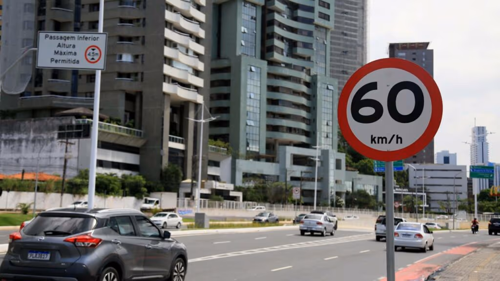 Três leis de trânsito que deixaram de ser obrigatórias no Brasil