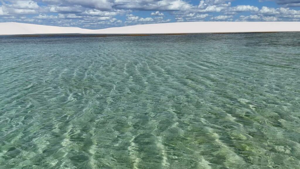 Esse lugar do Brasil desafia a lógica dos desertos com suas lagoas sazonais