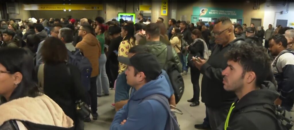 Falha no sistema de sinalização provoca lentidão na Linha 4 do Metrô de SP