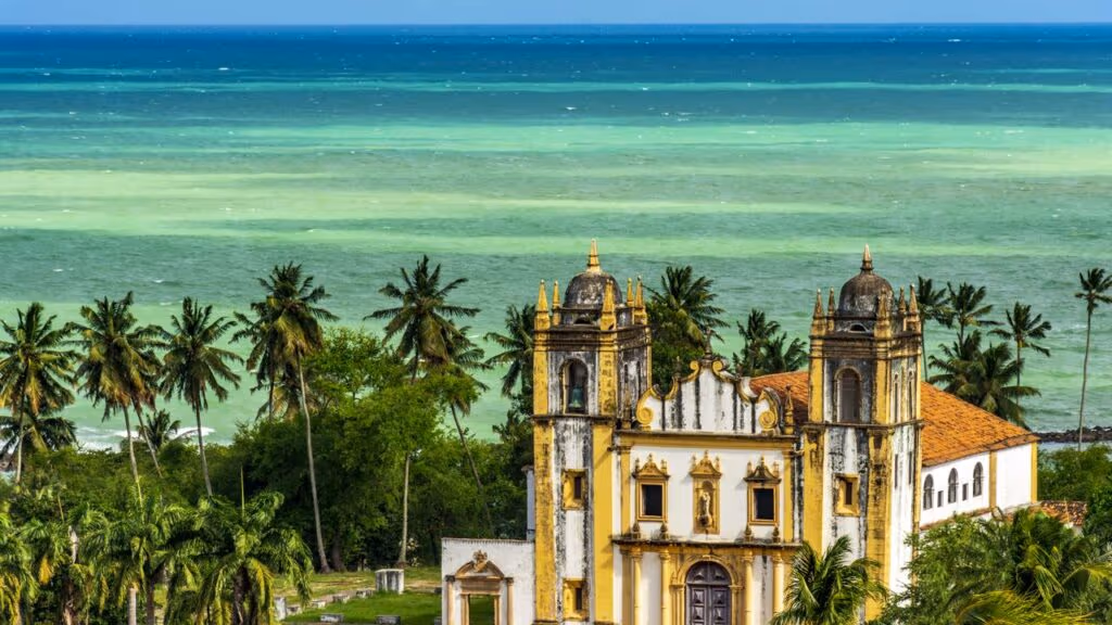 Cidade histórica de Pernambuco combina arte, festas populares e riqueza colonial