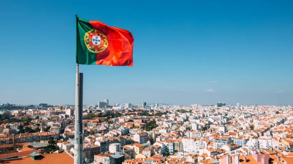 Portugal veta visto de residência para turistas e dificulta reunião familiar
