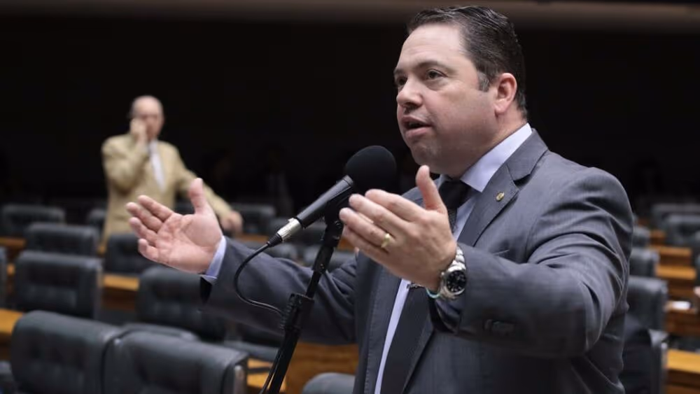 Deputado apresenta projeto para proibir visitas íntimas a menores infratores