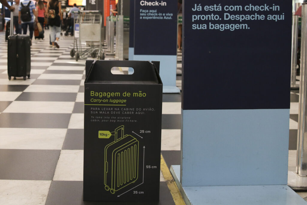 Câmara aprova PL que proíbe cobrança por bagagem de mão
