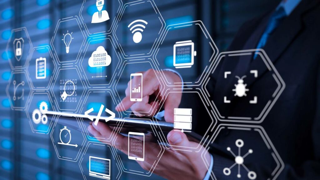 Profissões digitais que ganham mais de R$ 7 mil e não exigem faculdade