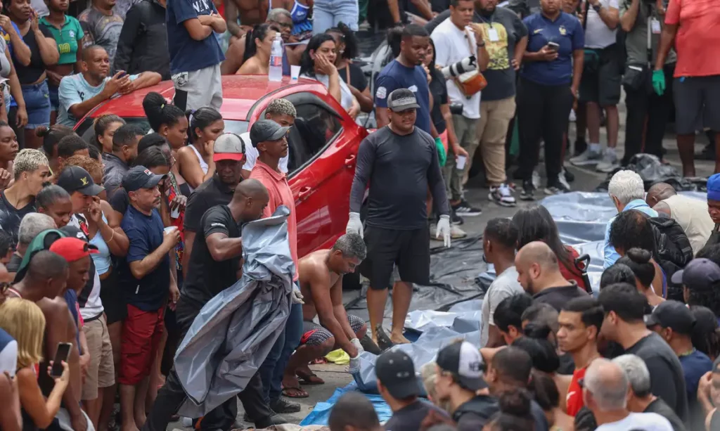 RJ: Polícia investiga fraude após moradores despirem mortos na Penha