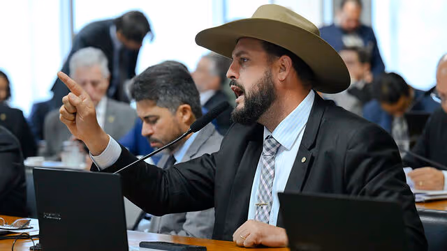 Zé Trovão critica depoimento de piloto na CPMI do INSS: “Olha a perda de tempo”