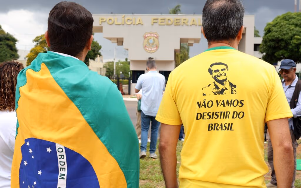 Crusoé: Família Bolsonaro sai de cena e o jogo muda