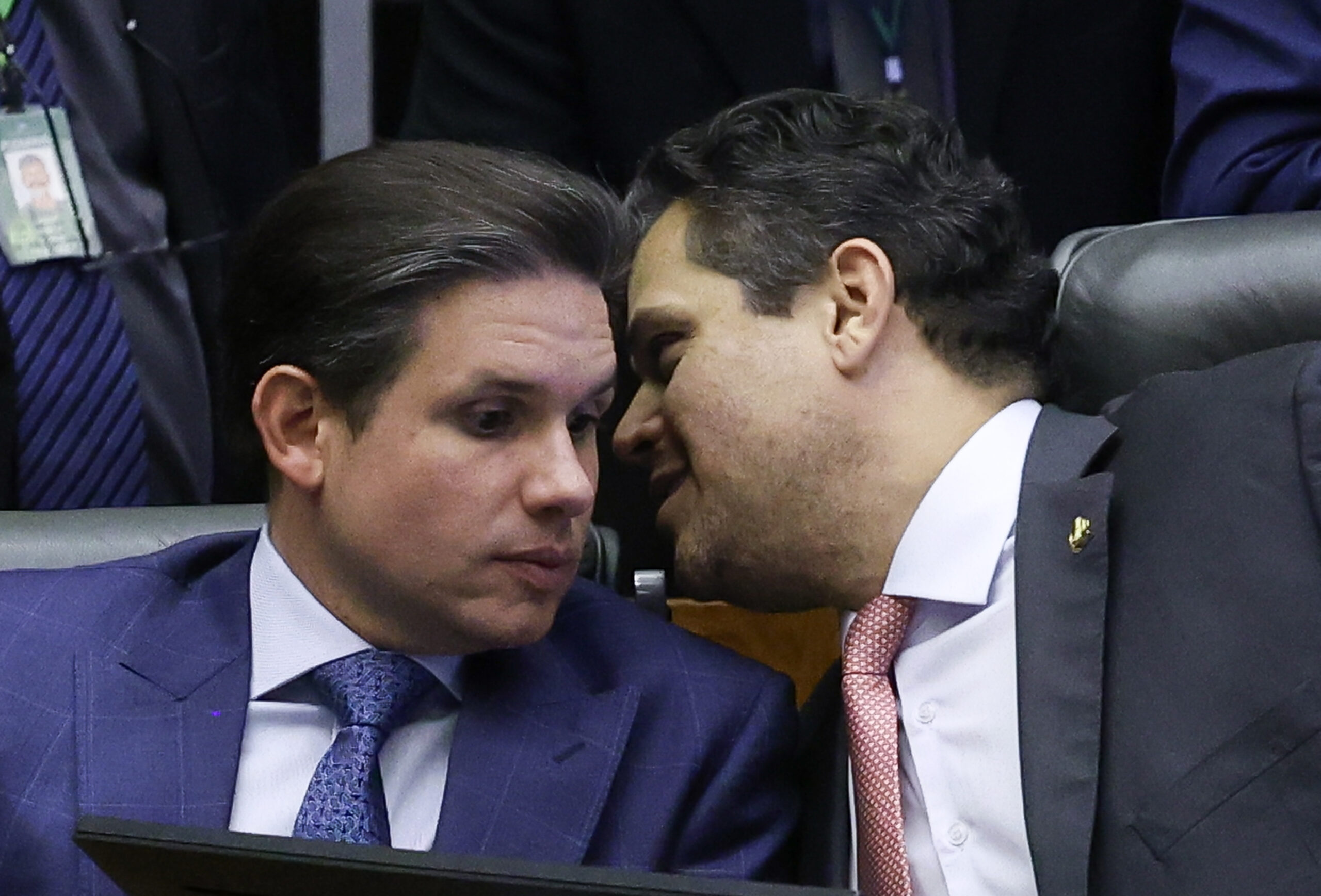 Crusoé: Briga de comadres