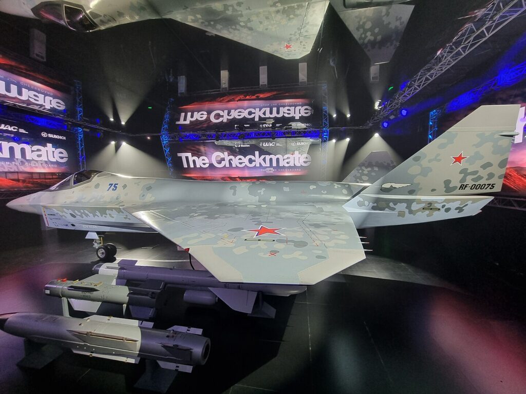 Caça furtivo Russo deve bater de frente com o poderoso F-35 americano - Por Mztourist / Wikimedia Commons