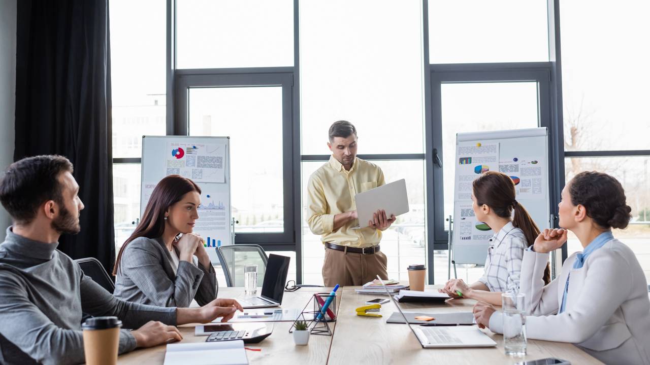 2 frases ditas por funcionários com alto Q no local de trabalho