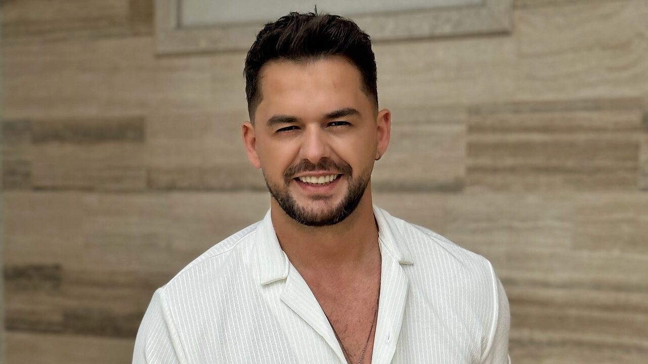 Cantor morre durante busca de médico para seu filho