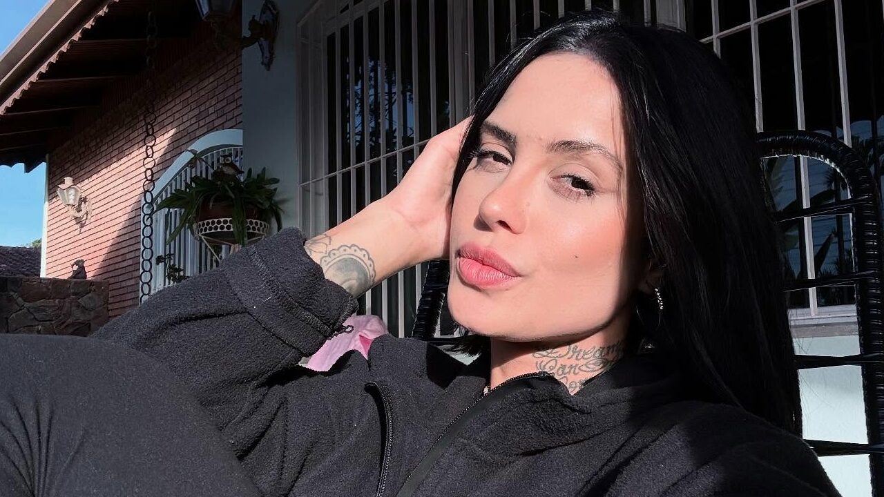 Cantora Tati Zaqui revela que perdeu filho com um mês de gestação