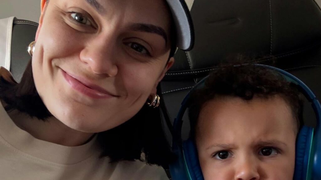 Jessie J faz novo desabafo sobre câncer em premiação