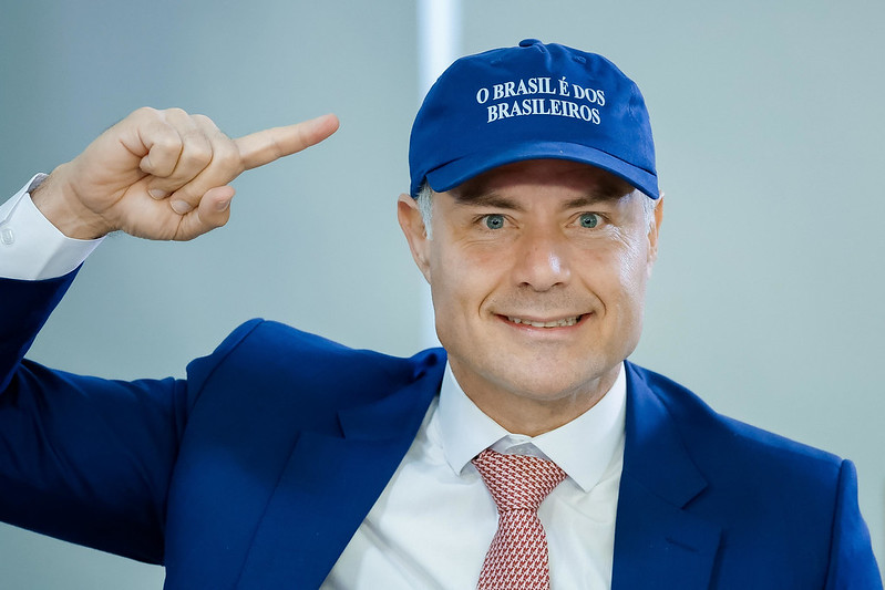 Crusoé: Renan Filho e JHC dividem liderança ao governo de Alagoas, aponta pesquisa