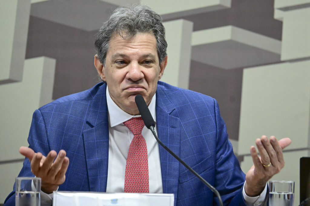 “Acertar a dose é a arte de política monetária”, diz Haddad sobre juros