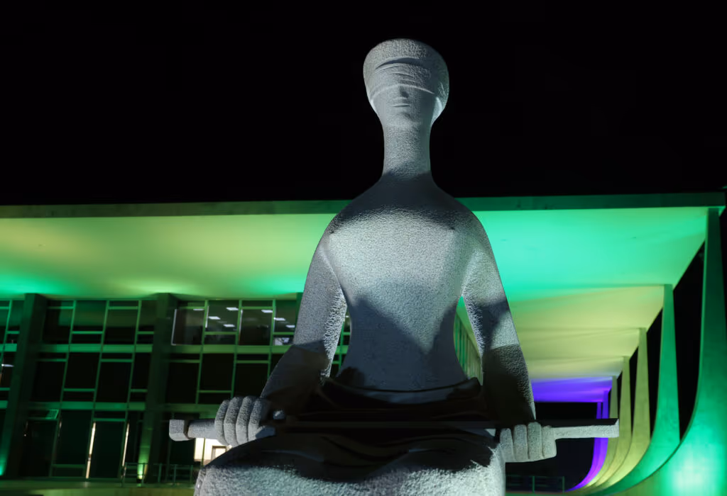 Quaest: maioria dos brasileiros apoia código de ética para o STF