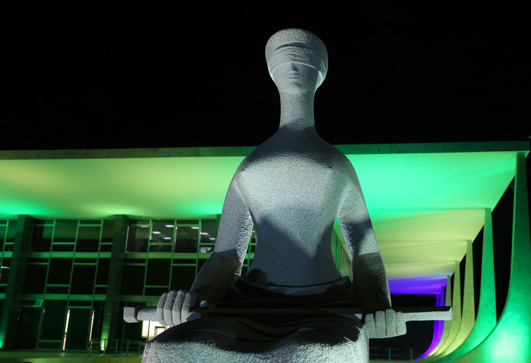 Quaest: maioria dos brasileiros apoia código de ética para o STF