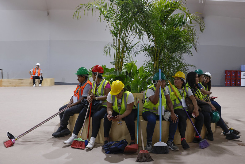 Dennys Xavier na Crusoé: O teatro das cúpulas climáticas