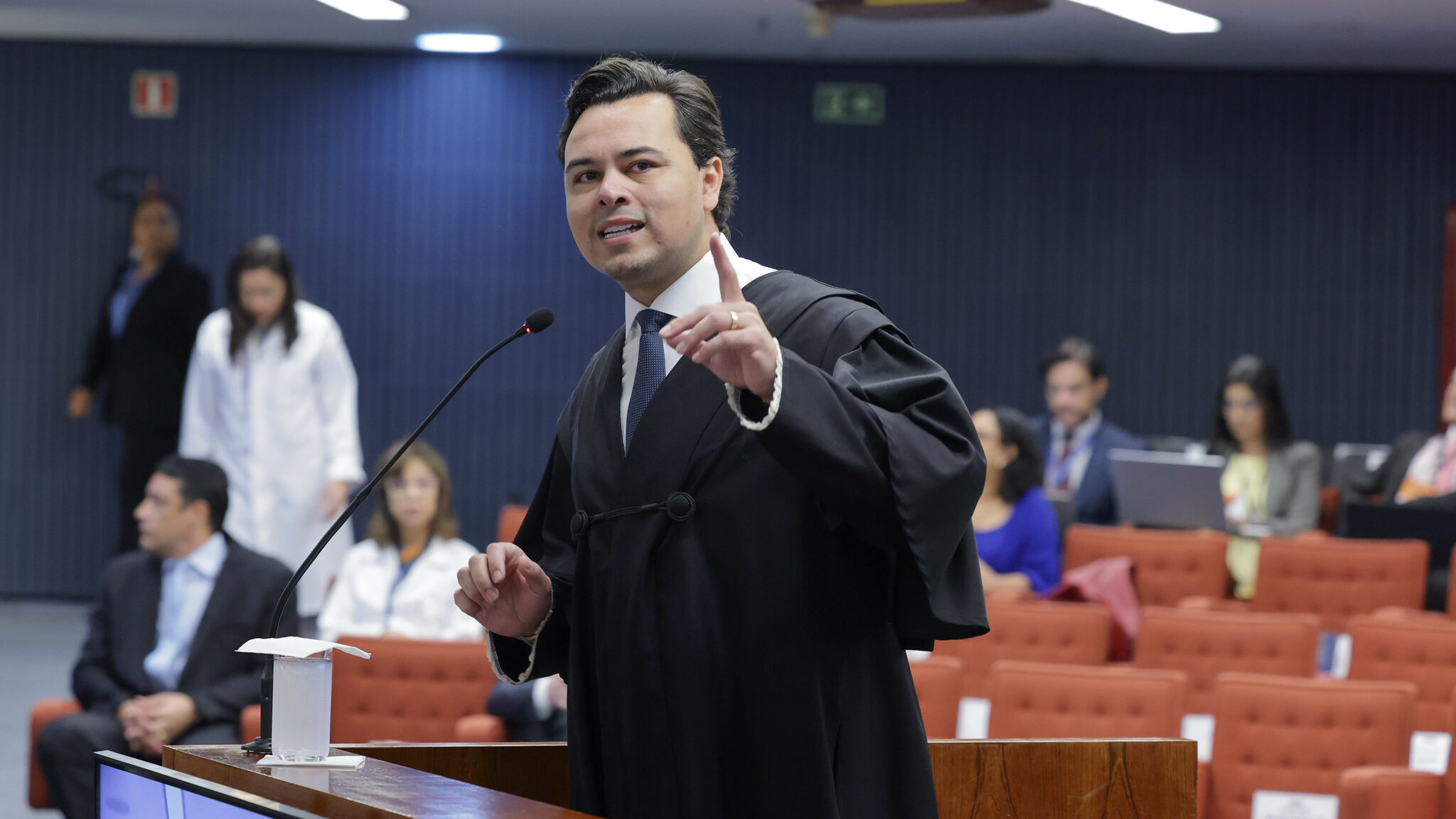 “Ministro Zanin, isso não aconteceu nem na Operação Lava Jato”