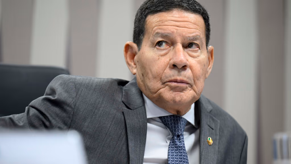 “Prematuro e autoritário”: Mourão critica atuação de Moraes no STF