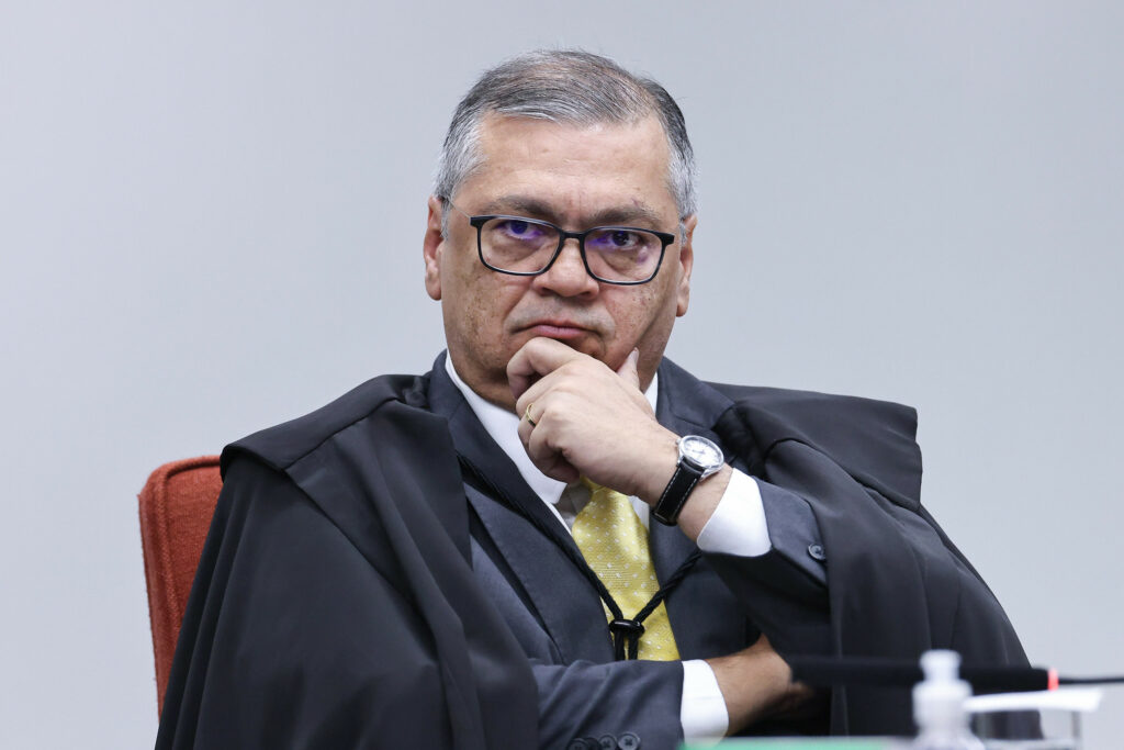 Dino ignorou STF e outras CPIs para blindar Lulinha