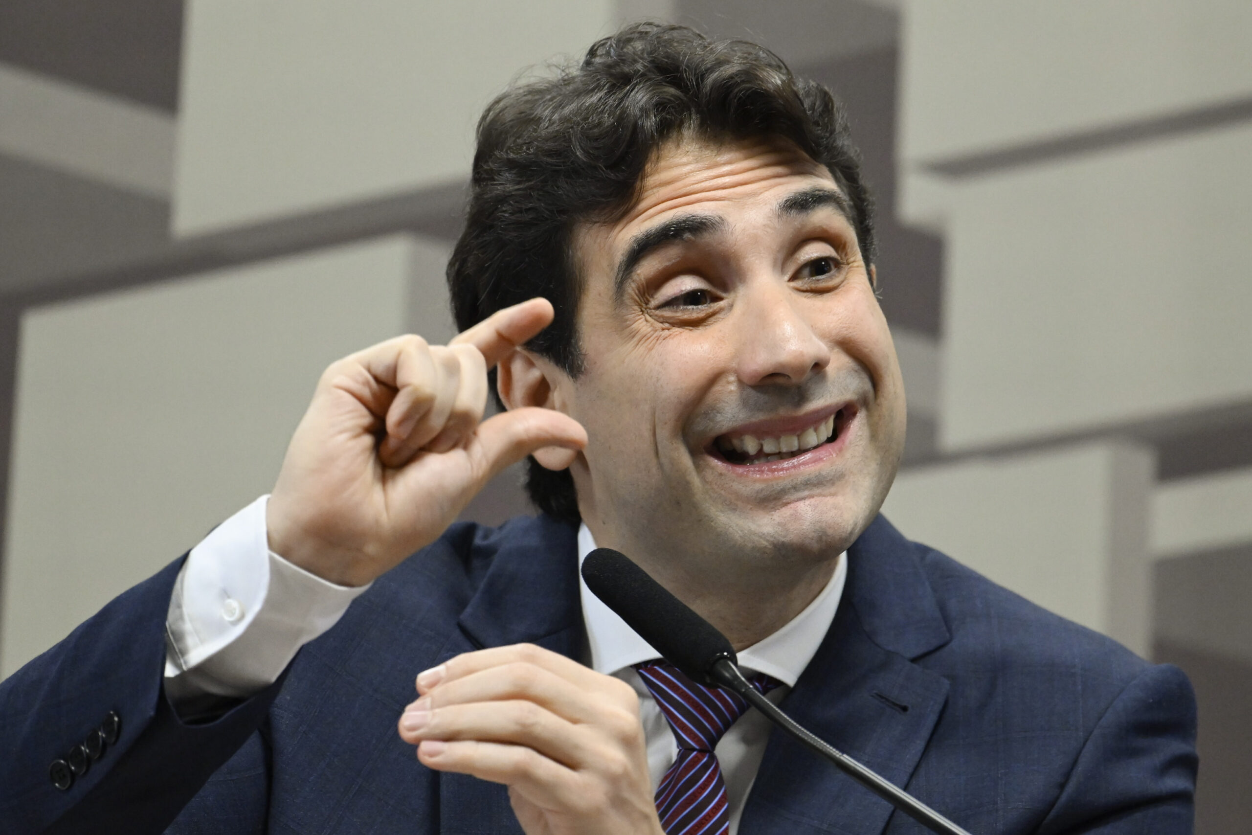 Deputado aciona LAI e cobra transparência sobre contatos entre Moraes e BC