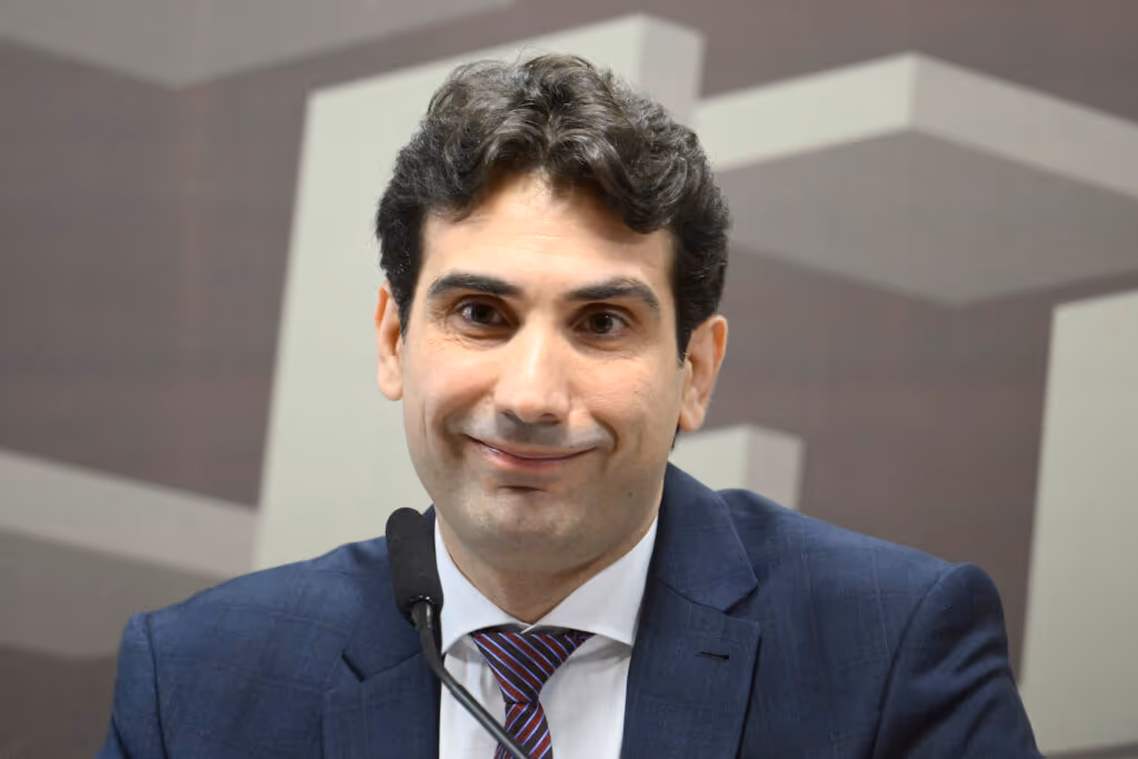 BC blinda documentos do caso Master e impõe sigilo de oito anos