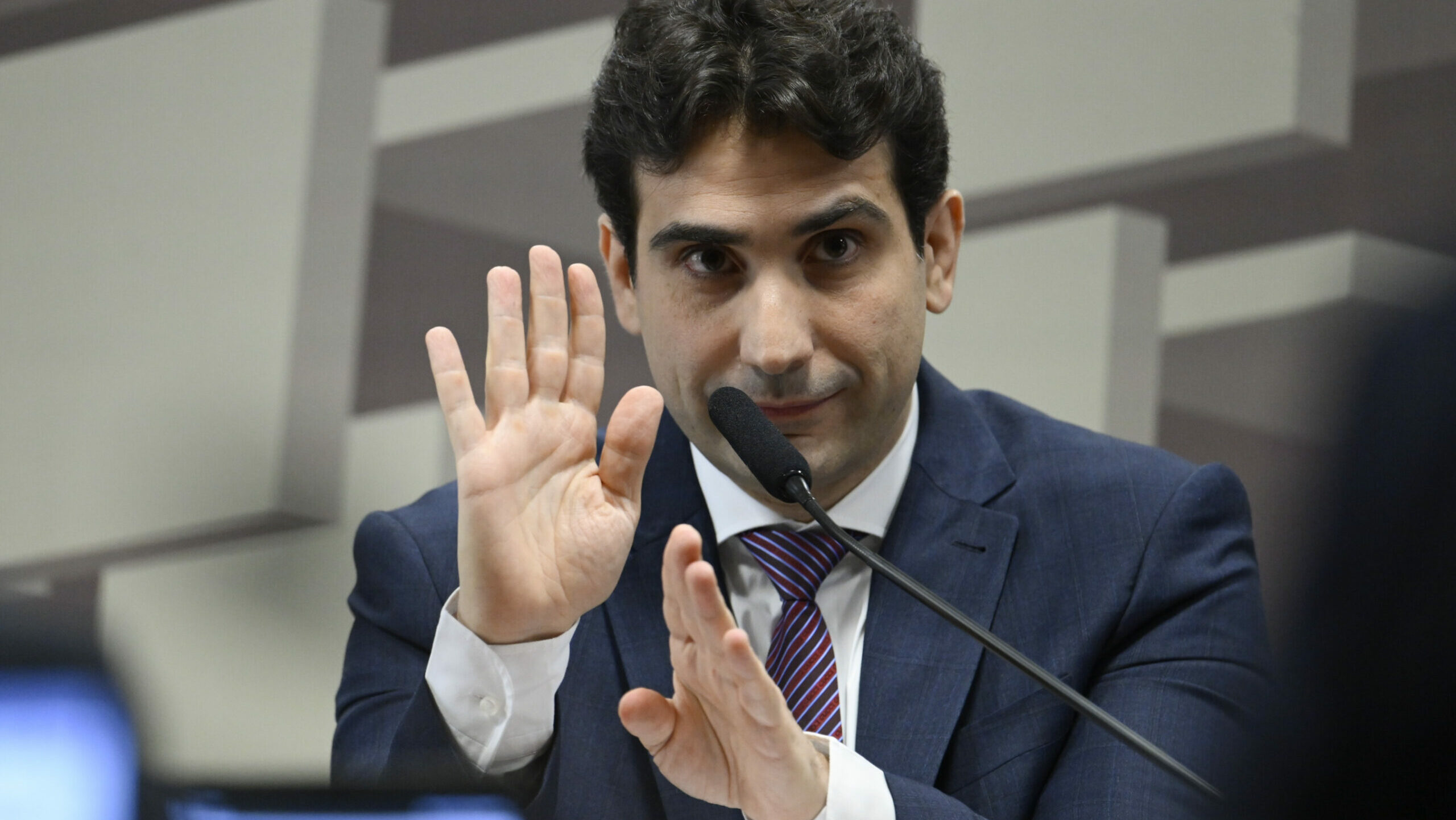 Bancos centrais de todo mundo apoiam Powell contra Trump