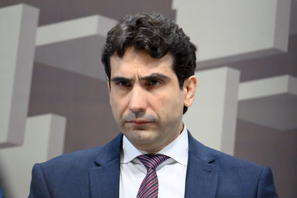 Galípolo isenta Campos Neto no caso Master e irrita Lula