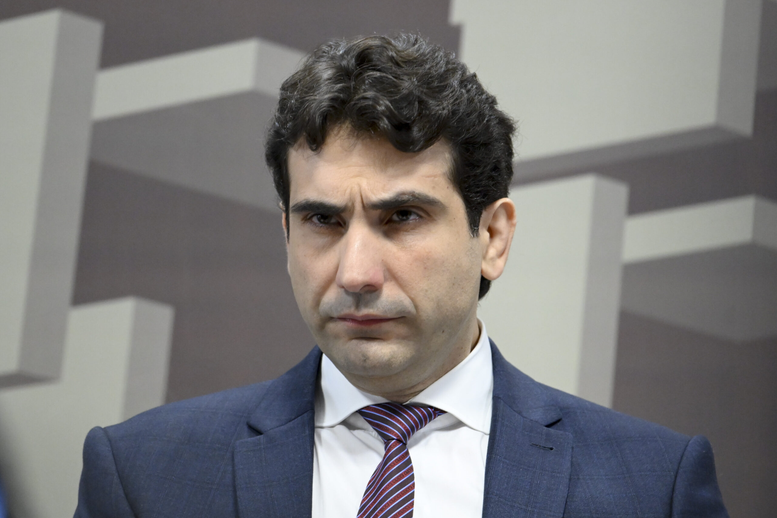 Galípolo diz que Brasil está “em posição mais favorável”