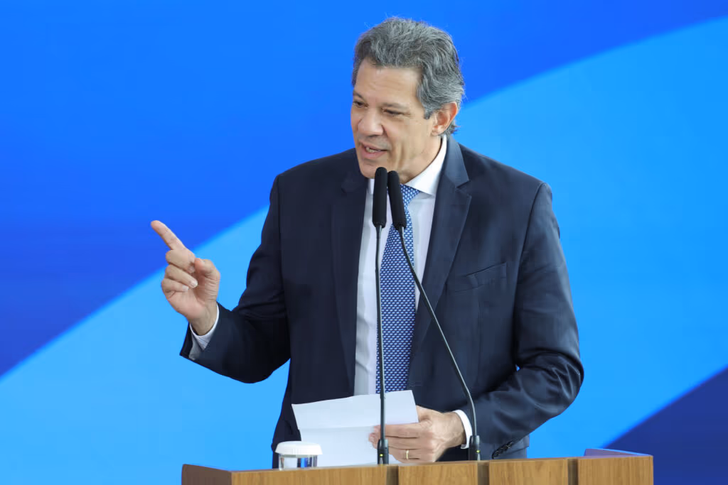 “Triangulação internacional gravíssima”, diz Haddad sobre fraude ligada ao grupo Refit