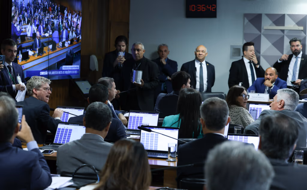 Presidente do Palmeiras na mira da CPMI do INSS