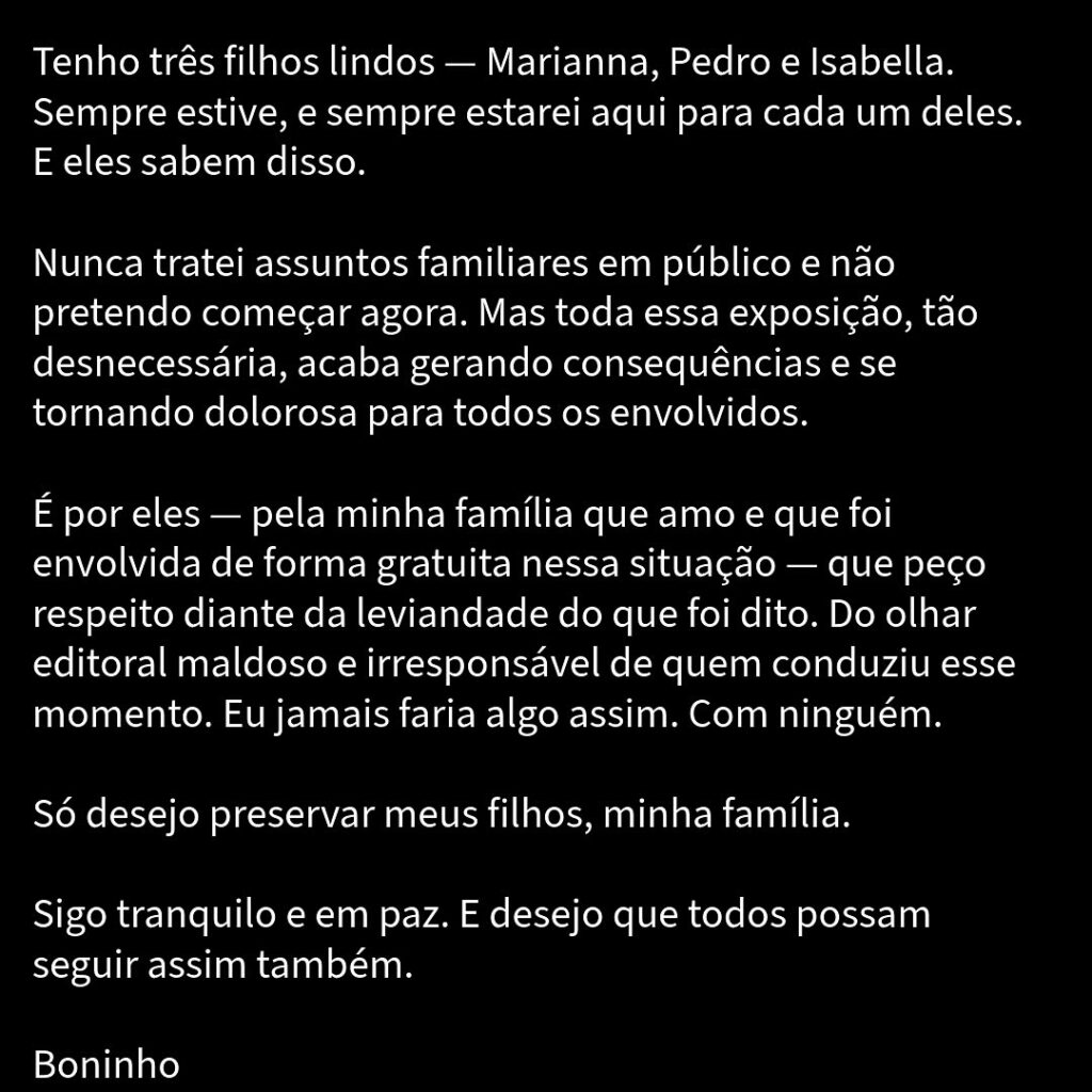 Boninho responde acusações de Narcisa sobre "ser pai ausente"