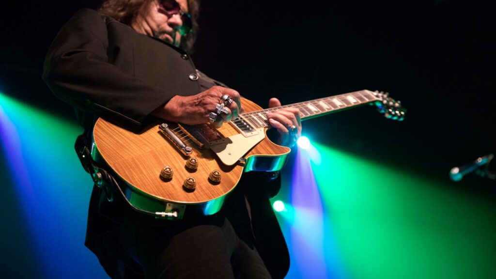 Causa da morte de Ace Frehley aos 74 anos é revelada