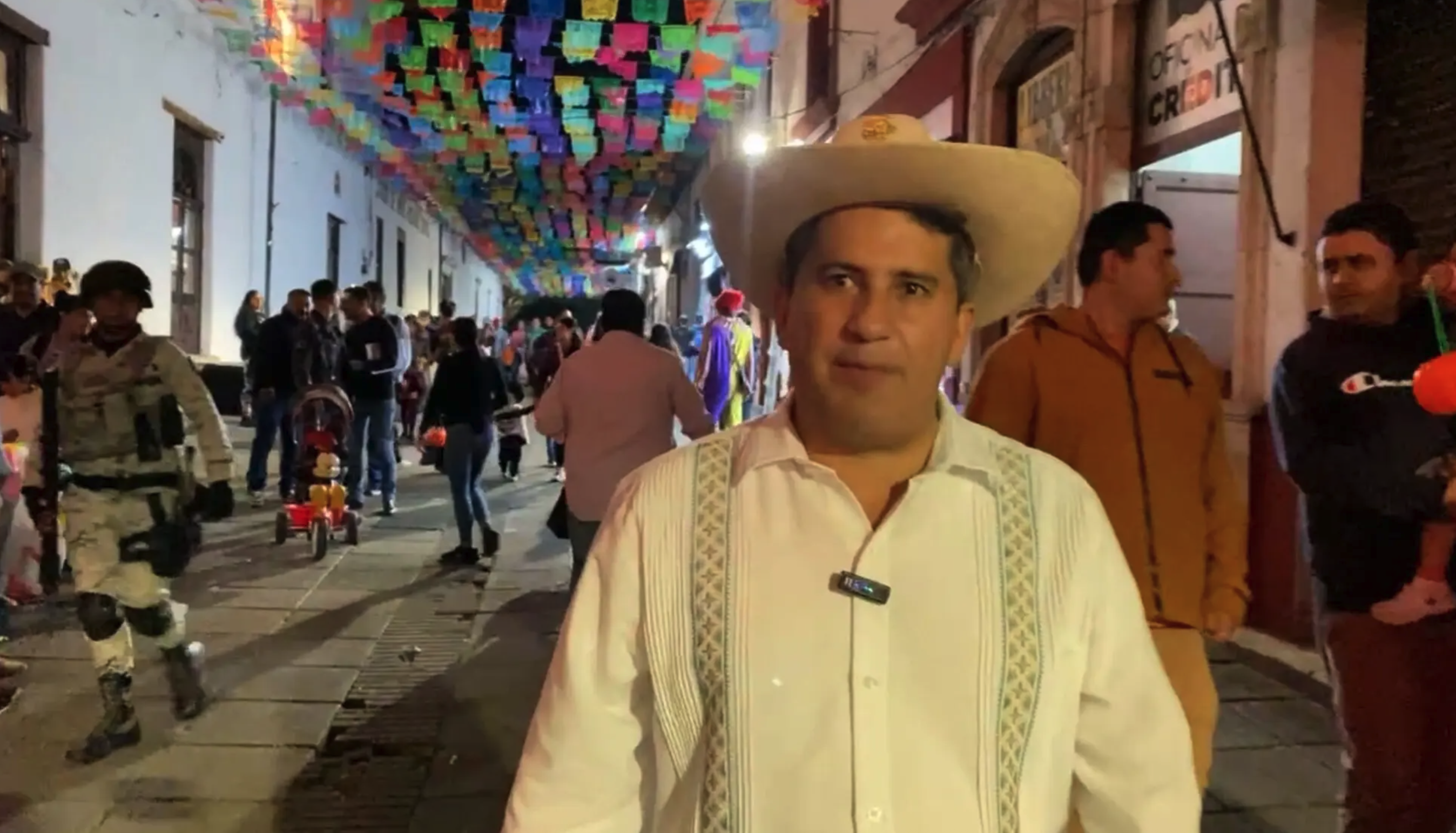 Prefeito é morto a tiros durante evento público no México