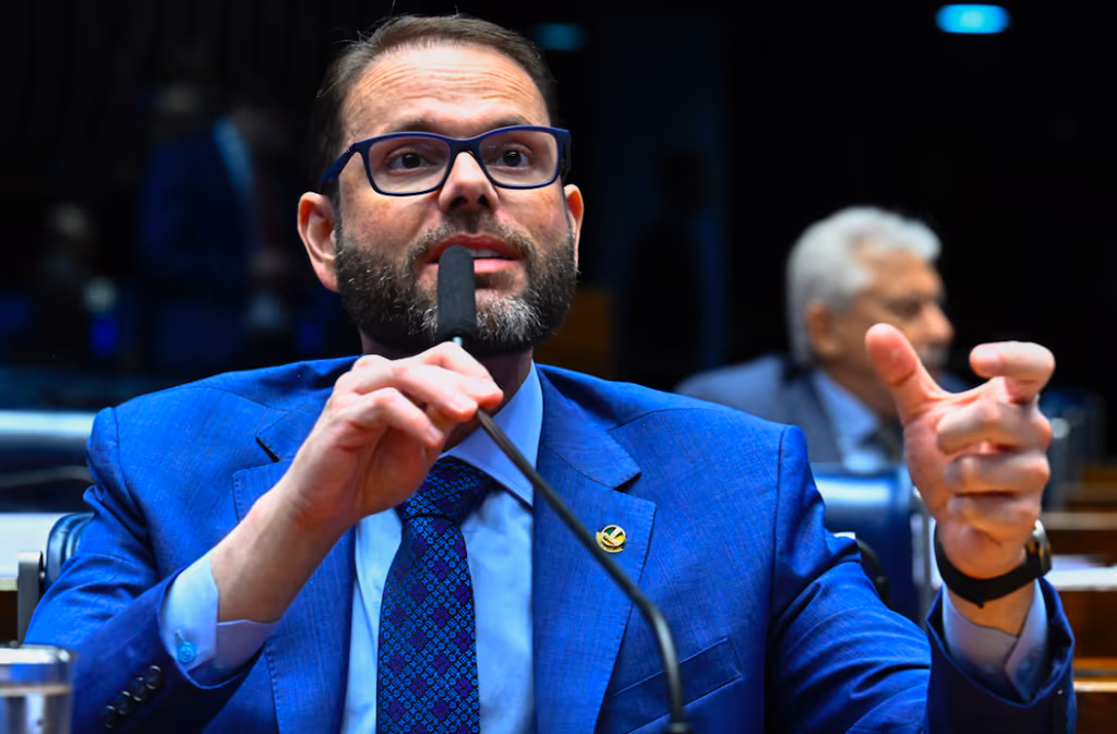 Seif aponta “bairrismo paroquiano, pequeno e xenófobo” contra Carluxo