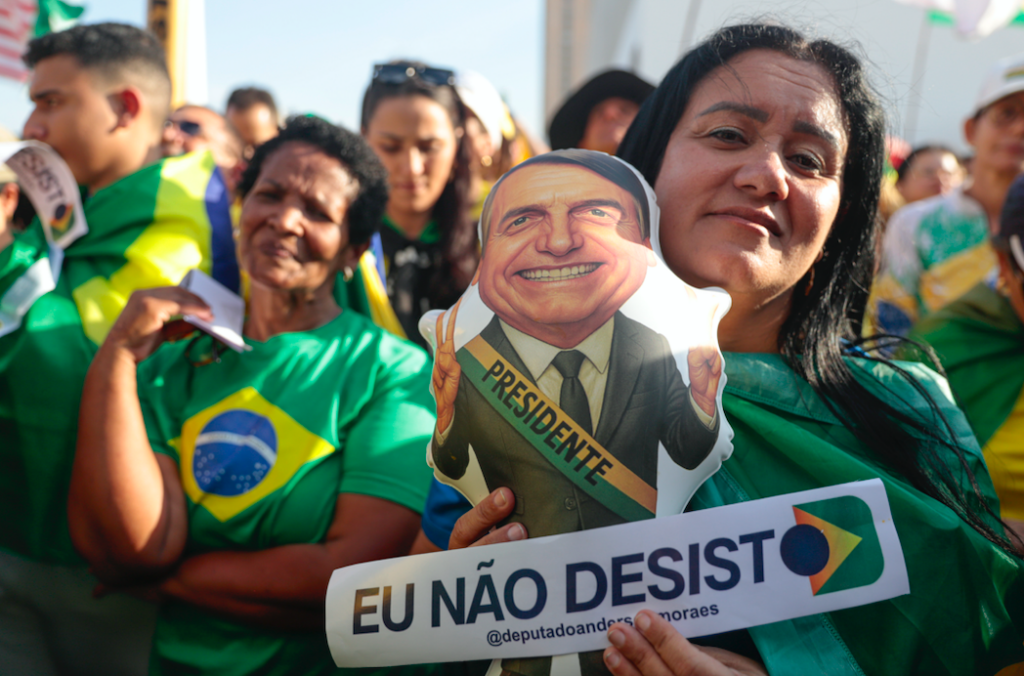 Bolsonaro acima de tudo?