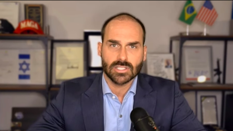 Meia verdade continua sendo mentira, diz Eduardo Bolsonaro sobre ofício da OAB