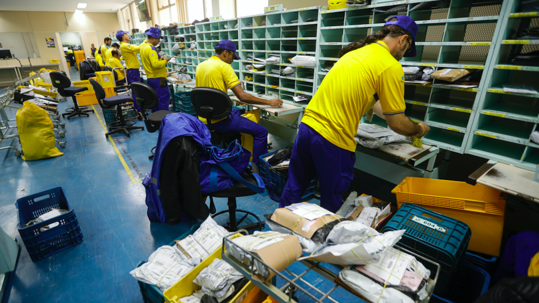 Uma nova taxa para sustentar os Correios?