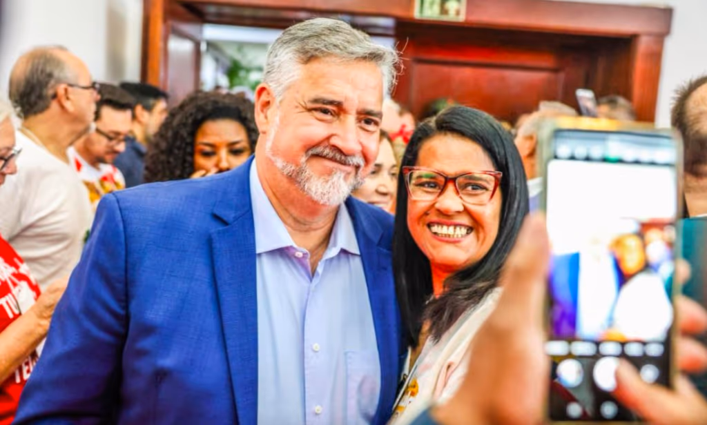 Pimenta oficializa pré-candidatura ao Senado exaltando Paim