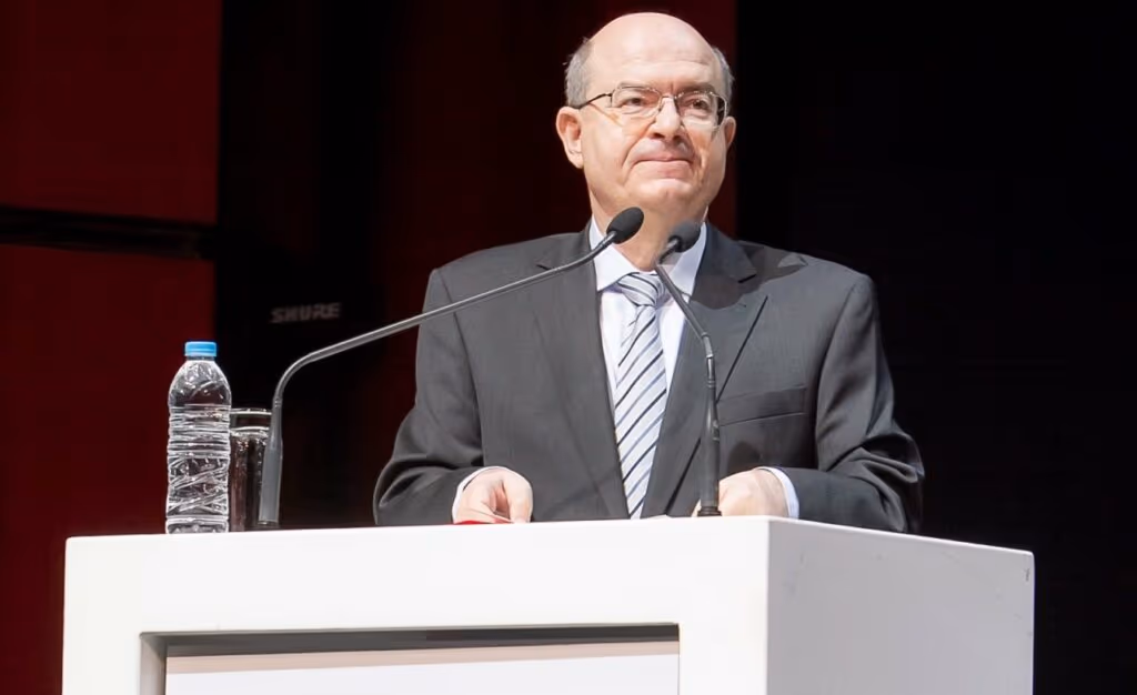 Christos Mantzoros, Professor de Medicina em Harvard: “Os cochilos estão associados a uma redução do estresse benéfica para o metabolismo”