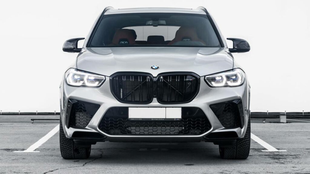 Dono de BMW ganha quase U$ 2 milhões por cortar o dedo na porta do carro