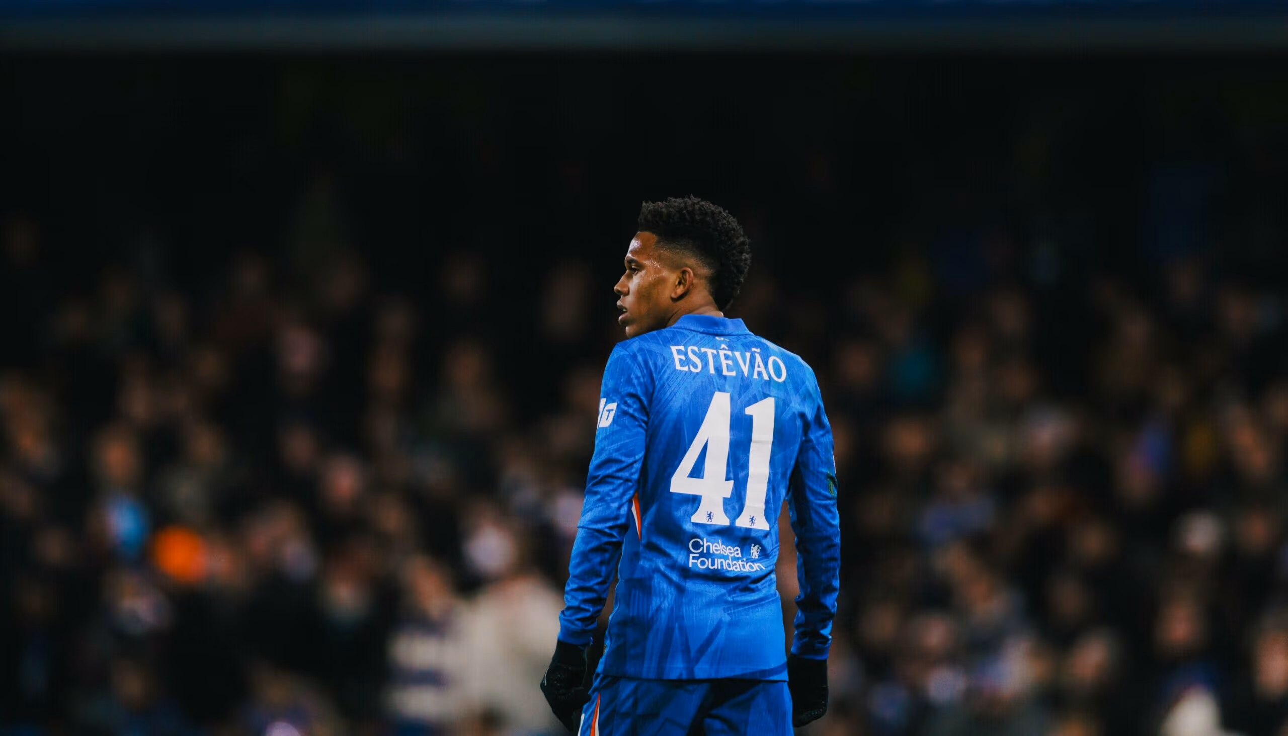 Imprensa internacional exalta "desfile" de Estêvão em vitória do Chelsea contra o Barcelona