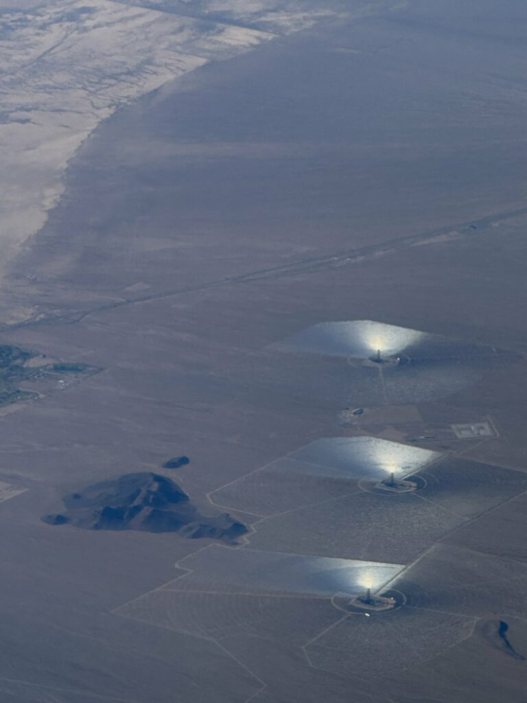 Pássaros e problemas operacionais falem usina de mais de 2 bilhões de dólares