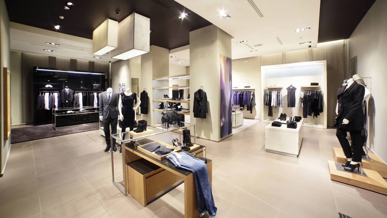 Famosa loja de roupas fecha mais de 130 lojas e indústria da moda lamenta