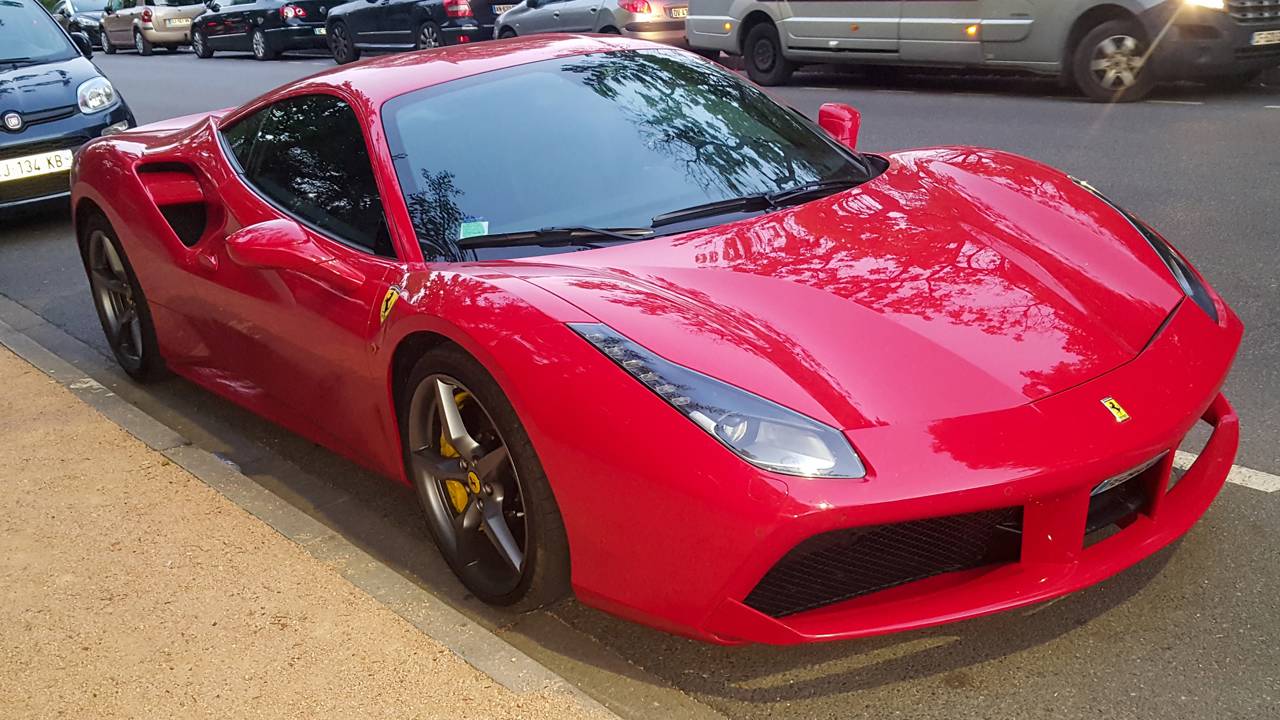 Você teria coragem de bancar mais de R$ 400 mil por ano nesse carro?