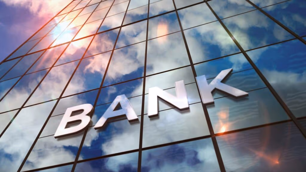 Funcionária de banco é demitida após “checar” 170 contas sem justificativa